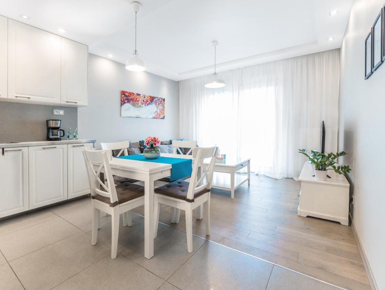Apartamenty Homely Place - Parking 7 Poznan Dış mekan fotoğraf