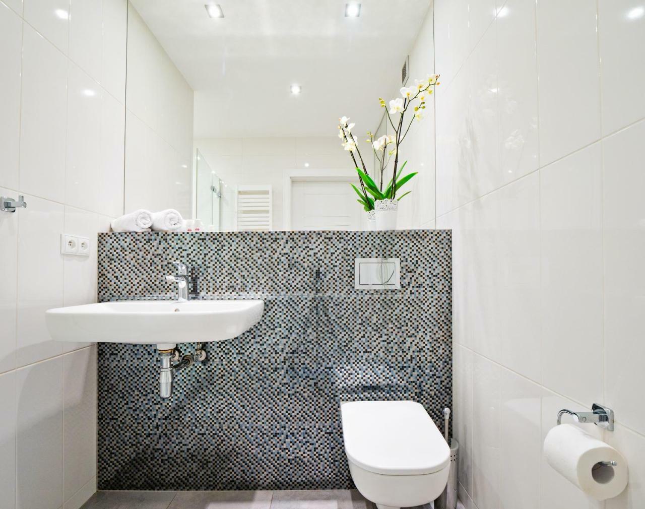 Apartamenty Homely Place - Parking 7 Poznan Dış mekan fotoğraf